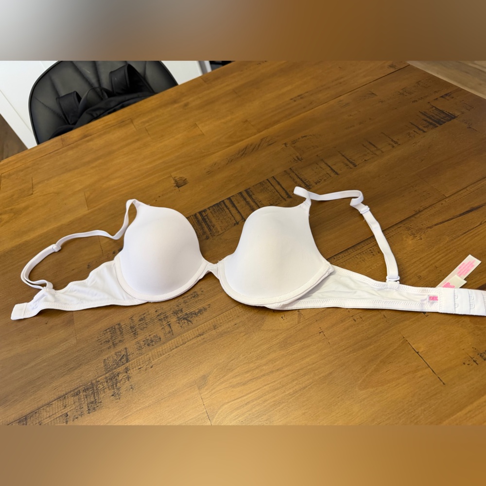 🤍 PINK Victoria's Secret White Bra 🤍